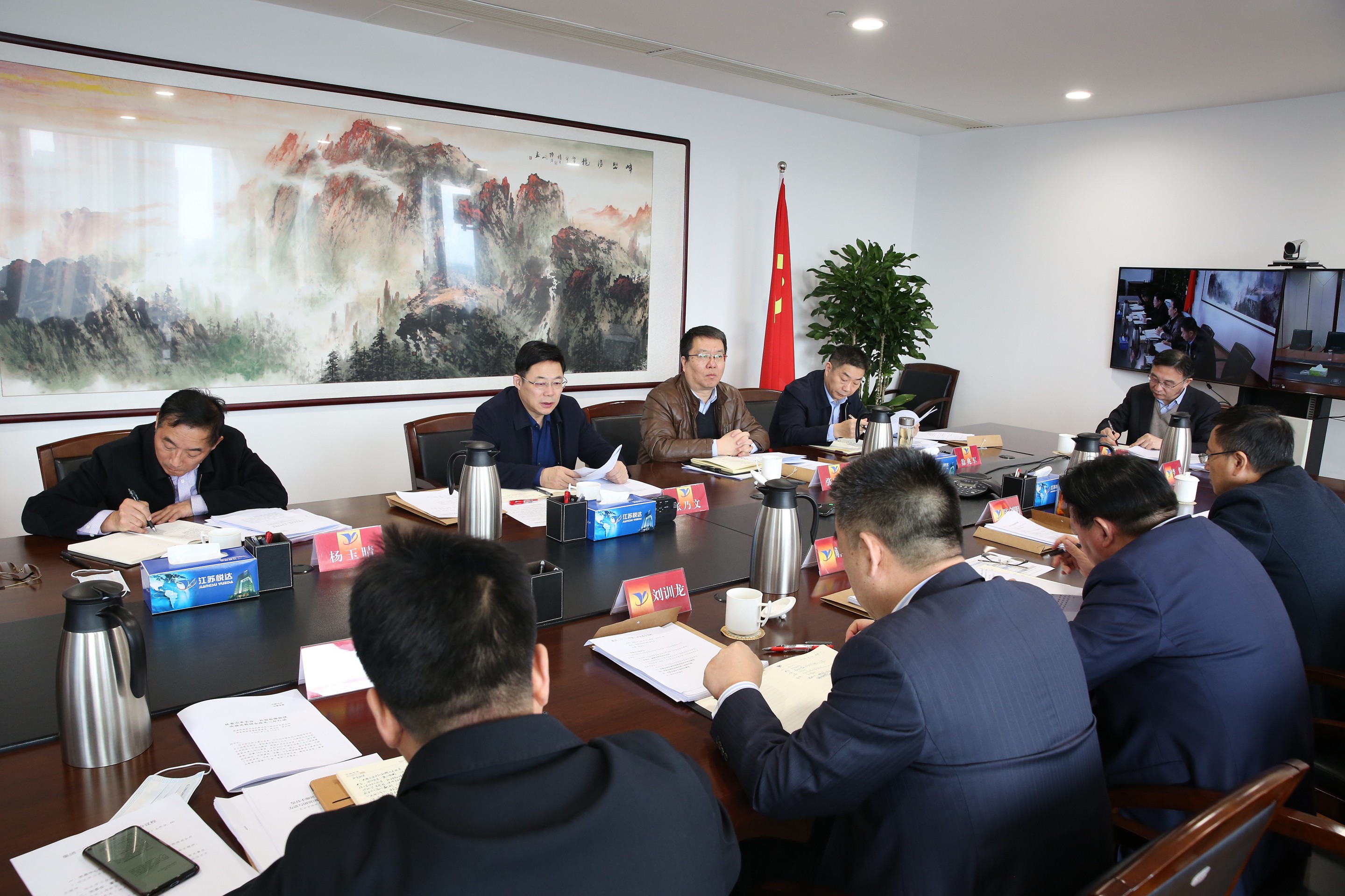 集團(tuán)黨委中心組學(xué)習(xí)會2 20220217_眸目壓縮.jpg